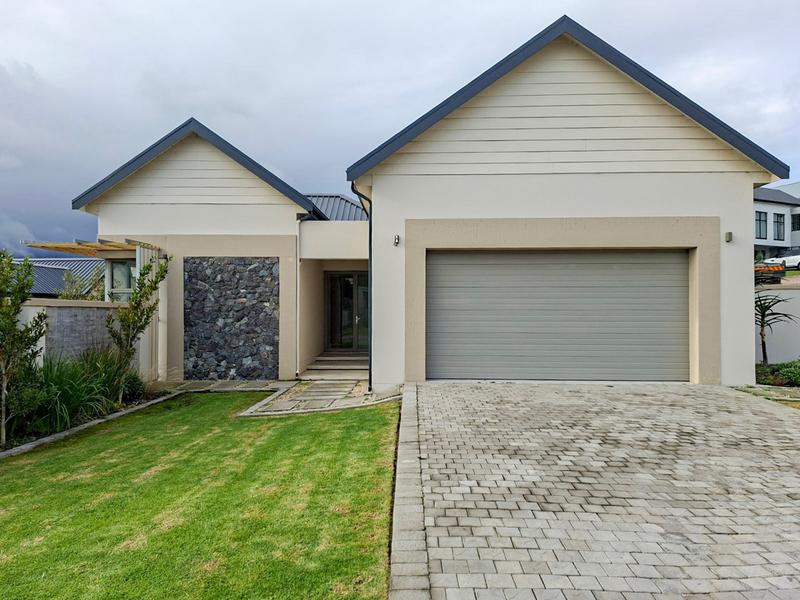4 Bedroom Property for Sale in Kingswood Golf Estate Western Cape